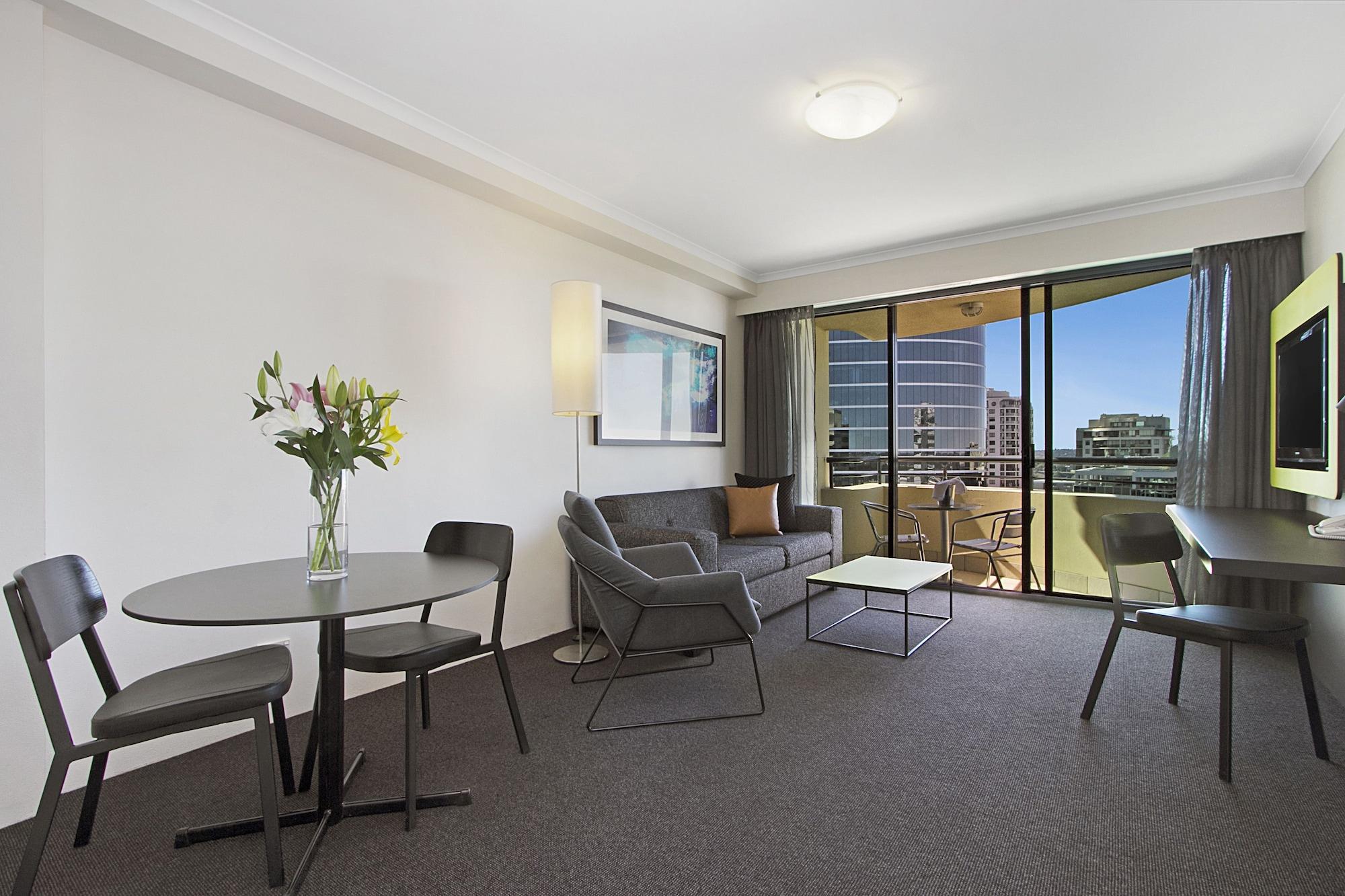 Mantra Parramatta Aparthotel Sydney Bagian luar foto