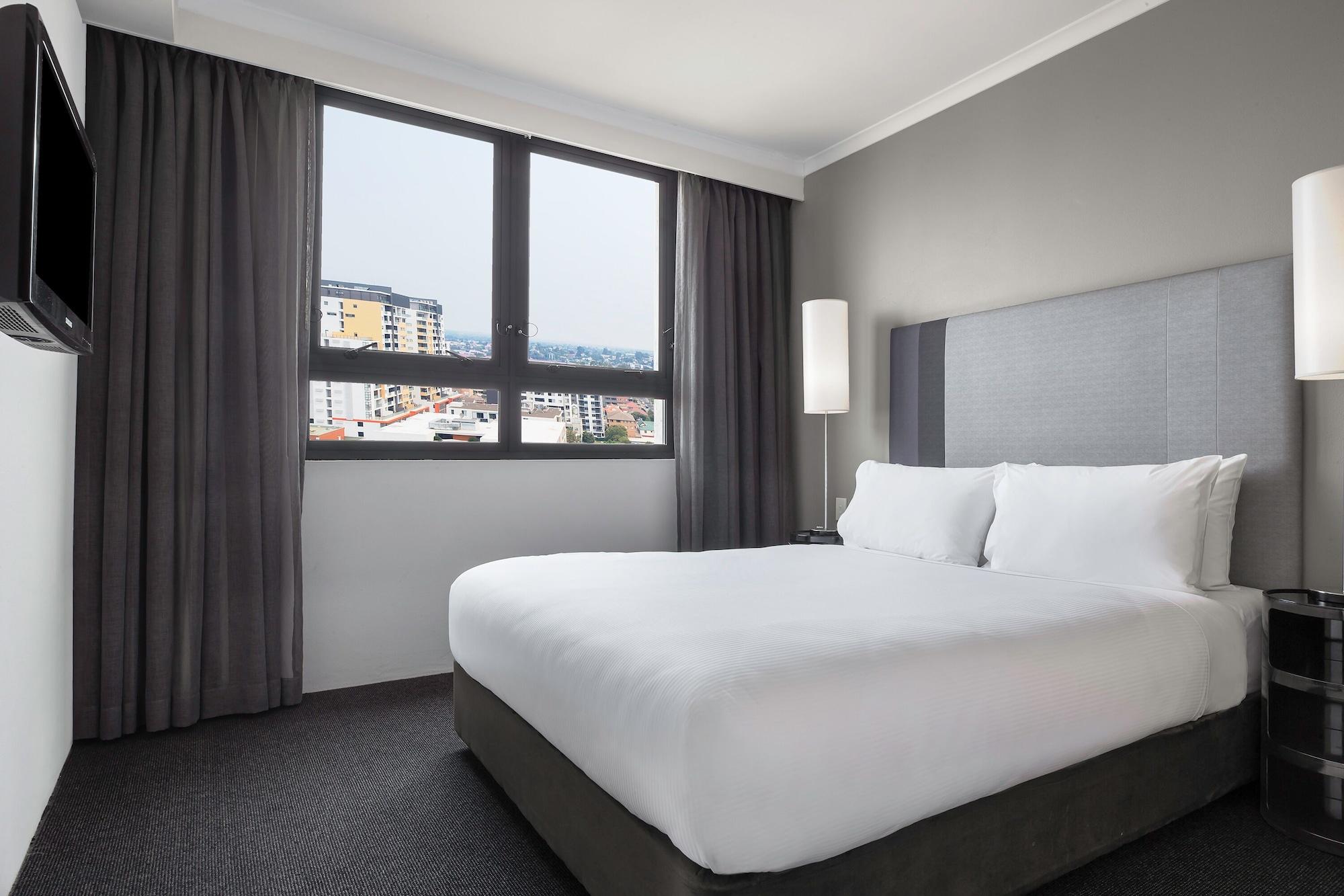 Mantra Parramatta Aparthotel Sydney Bagian luar foto