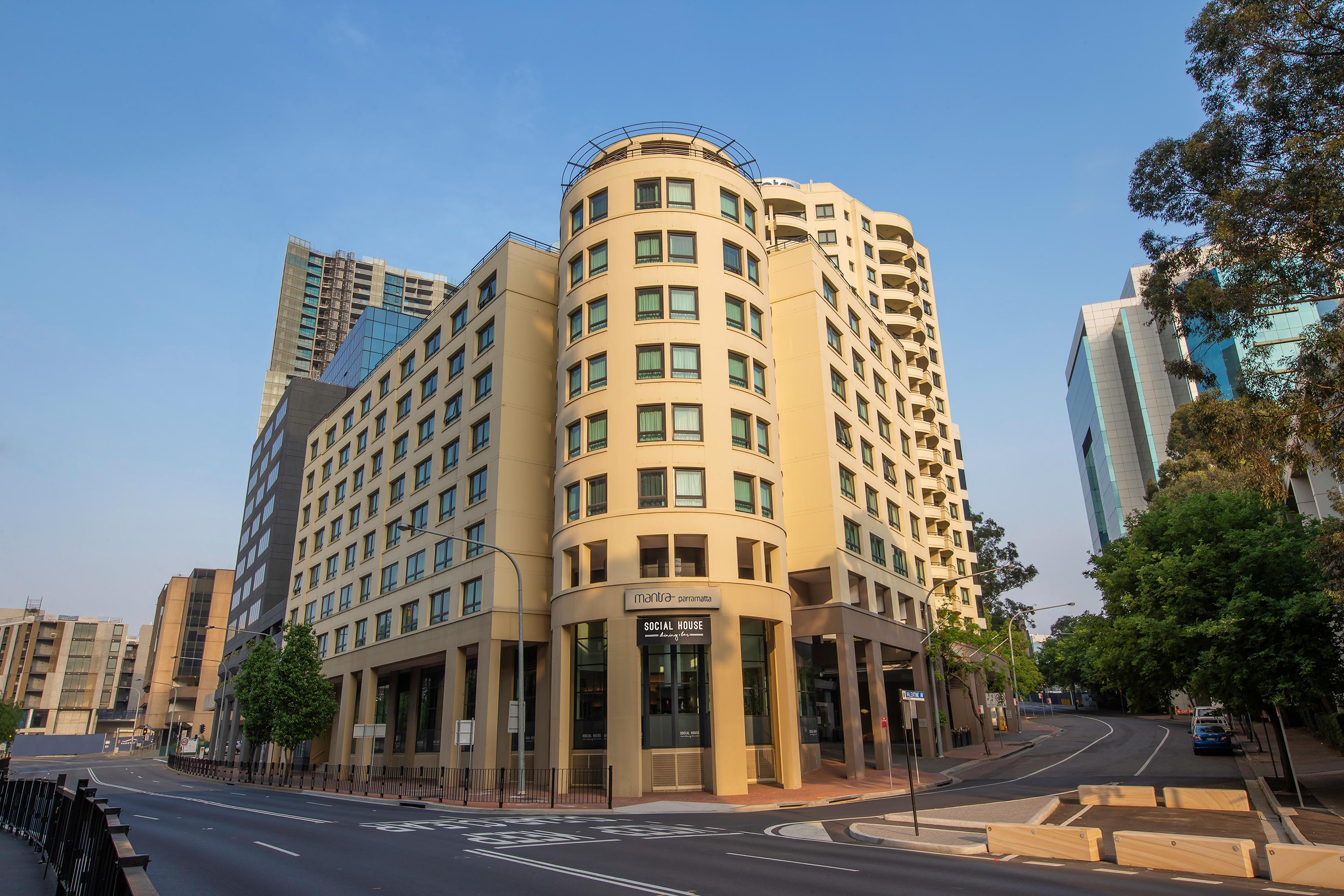 Mantra Parramatta Aparthotel Sydney Bagian luar foto